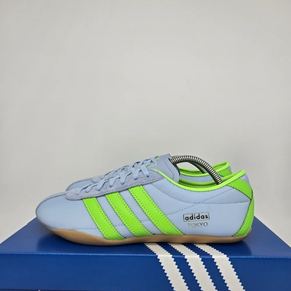 adidas Women's Tokyo JQ0582 Clear Sky Solar Green Gum Shoes Size 9 New